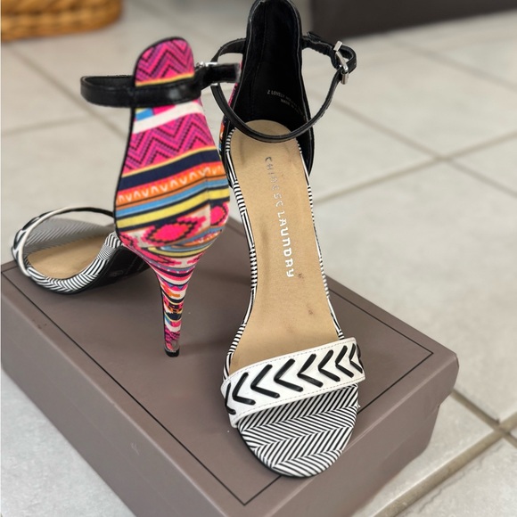 Chinese Laundry Black and Pink Heels with Bold Patterns - Picture 4 of 4